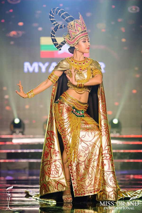 MissGrandInternational ၿပဳိင္ပြဲ၌ ပုဂံေခတ္၀တ္စံုျဖင့္၀င္ၿပဳိင္ေနသည့္ ျမန္မာအလွမယ္ (ဓာတ္ပံု)