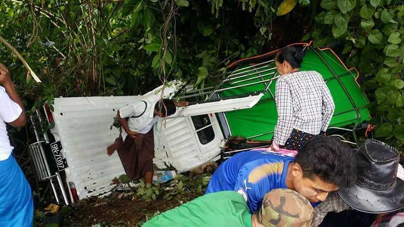 ဘီးလင္းတြင္ ယာဥ္တိုက္မႈေၾကာင့္ ၂ ဦးေသဆံုး၊ ၉ ဦးဒဏ္ရာရ