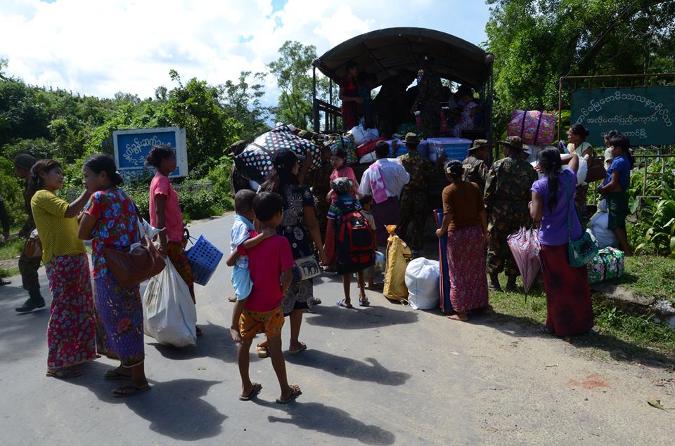 အၾကမ္းဖက္မႈေၾကာင့္ တိမ္းေရွာင္ေနရသည့္ တုိင္းရင္းသား ၈၀ ေက်ာ္ ေနရပ္ျပန္