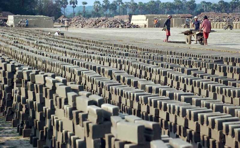 တိုက္ႀကီးတြင္ အုတ္ေစ်းမရ၍ အုတ္လုပ္ငန္းရွင္မ်ား အခက္ႀကံဳ