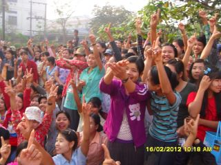 တိုင္ရီဖိနပ္စက္ရံု အလုပ္သမားမ်ားကို အလုပ္႐ွင္လိုက္ေလ်ာ