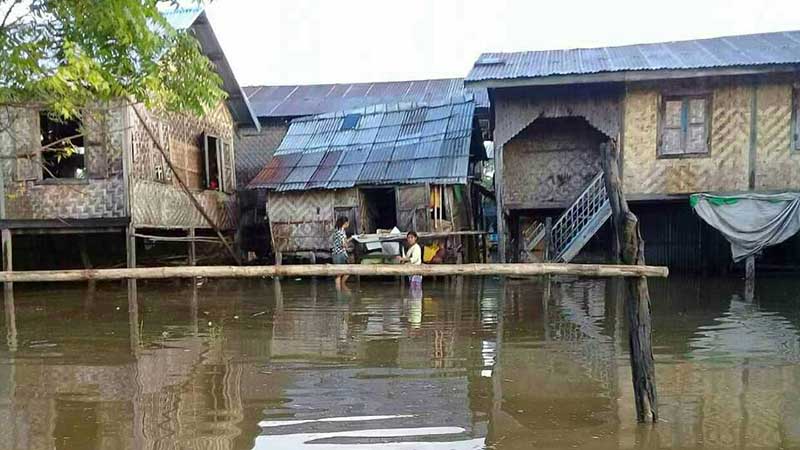မိတီၱလာတြင္ ေခ်ာင္းေရတက္၍ ေနအိမ္မ်ား ေရႊ႕ေျပာင္း