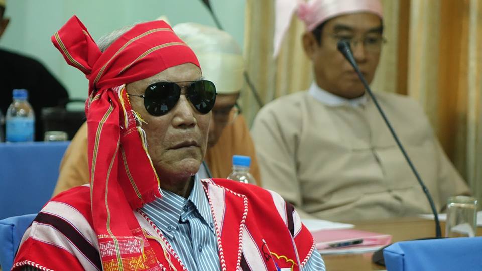 ဧရာဝတီတိုင္းဝန္ႀကီးခ်ဳပ္မန္းေဂ်ာ္နီ ရခိုင္ျပည္နယ္က ဒုကၡသည္မ်ားကိုသြားေရာက္ကူညီ