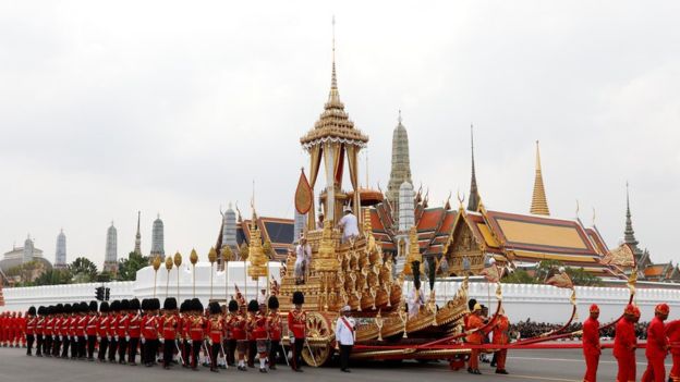 နတ္ရြာစံထိုင္းဘုရင္ႀကီးစ်ာပန မင္းခန္းမင္းနားႏွင့္ ခန္႔ညားထည္၀ါစြာ က်င္းပ