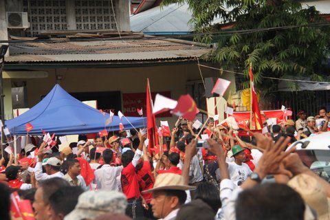 ေဒၚေအာင္ဆန္းစုၾကည္ ျပည္သူလူထုကို ေက်းဇူးတင္္စကားေျပာၾကား