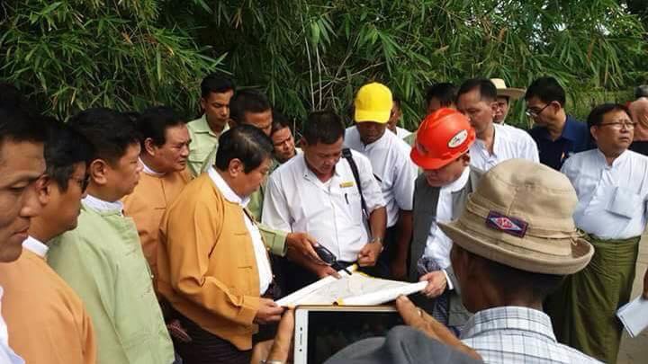 တိုက္ႀကီးကမ္းပါၿပိဳ အိမ္ေထာင္စုမ်ားကို ေျမေနရာခ်ေပးရန္ ၿမိဳ႕ေတာ္ဝန္ ၾကည့္႐ႈ