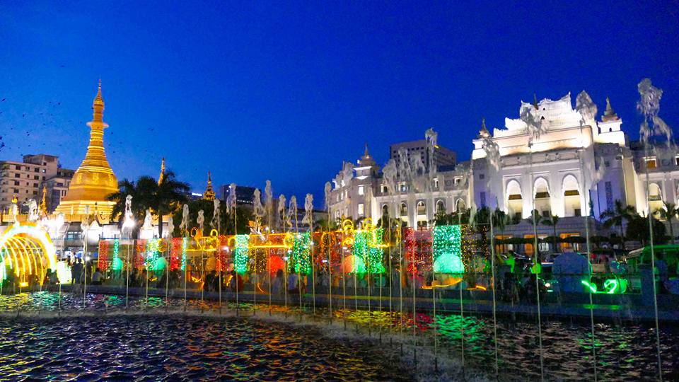 ရန္ကုန္ၿမိဳ႕  မဟာဗႏၶဳလပန္​းျခံတြင္​းက တန္ေဆာင္​တုိင္​မီးထြန္​းပြဲ​ေတာ္ (ဓာတ္ပံု)