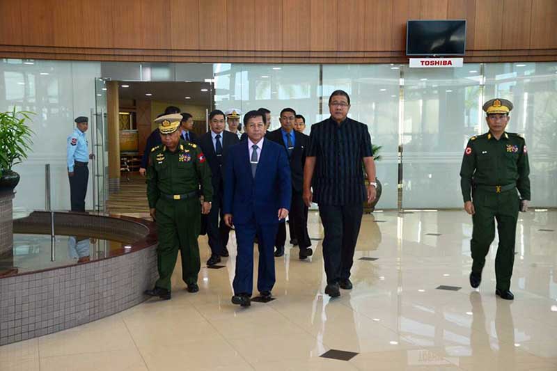 ဗုိလ္ခ်ဳပ္မႉးႀကီး မင္းေအာင္လႈိင္ အာဆီယံႏုိင္ငံမ်ား ကာကြယ္ေရးႏွင့္လုံၿခံဳေရးဆုိင္ရာျပပြဲ တက္ေရာက္ရန္ ထြက္ခြာ