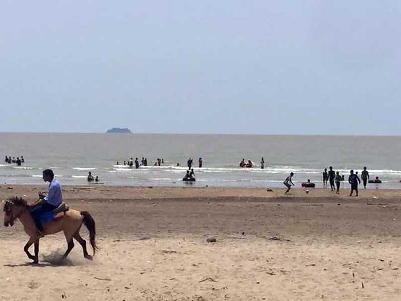 စက္စဲကမ္းေျခတြင္ သားအဖႏွစ္ဦး ေရနစ္ေပ်ာက္ဆံုး