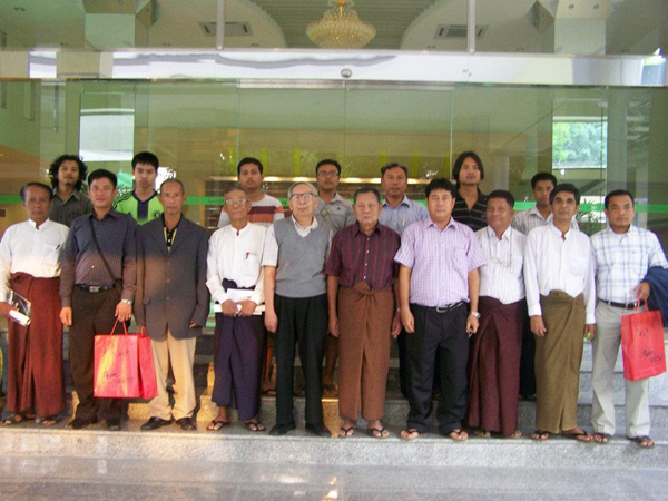 ရခုိင္လက္နက္ကိုင္အဖြဲ့နွင့္ ျပည္နယ္အစိုးရ ျငိမ္းခ်မ္းေရး ေဆြးေနြးမည္