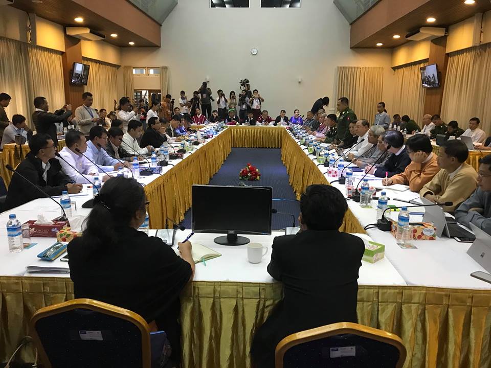 အပစ္ရပ္လက္မွတ္ေရးထုိးေရး ၿငိမ္းခ်မ္းေရးေကာ္မရွင္ႏွင့္ ယူအန္အက္ဖ္စီ ေဆြးေႏြး