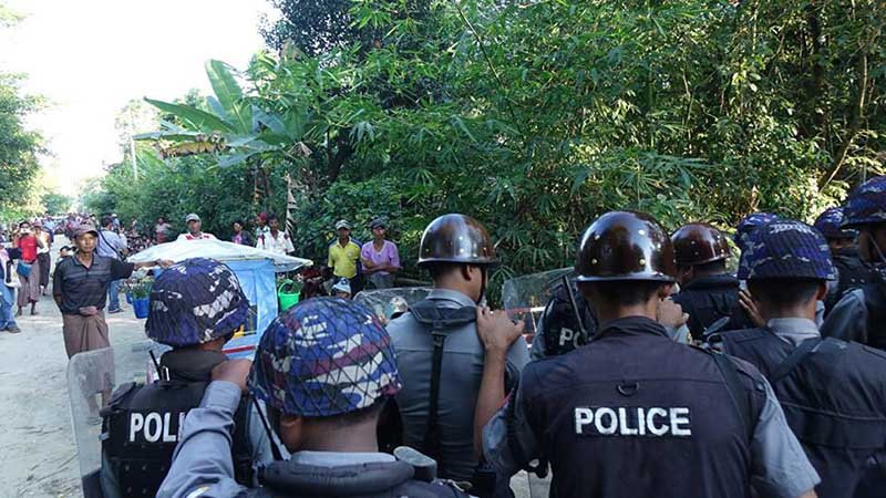 ရြာလယ္လမ္းမွ အသုဘျဖတ္ခြင့္မျပဳသည့္ကိစၥ ရဲအင္အား ထပ္မံတုိးျမႇင့္