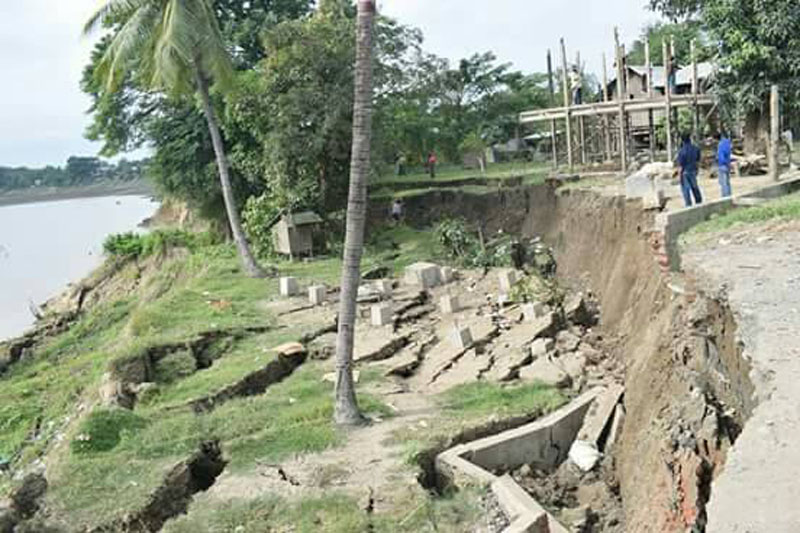 ကေလးၿမိဳ႕ ျမစ္သာျမစ္ကမ္းပါးအနီးရွိ ျပင္သာေက်းရြာတြင္ ေျမသား ၁၅ ေပခန္႔ နိမ့္က်
