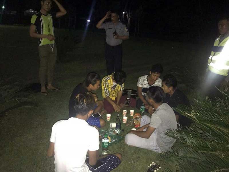 အမ်ားပုိင္ေနရာမ်ားတြင္ အရက္ေသာက္စားသူမ်ားကုိ အေရးယူမႈ လူ ၁၀၀၀ ေကာ်္ရွိၿပီ