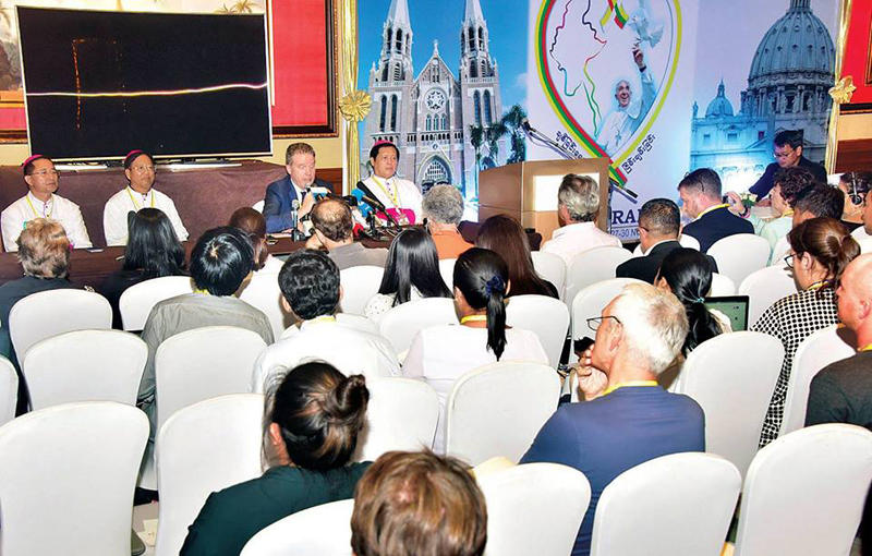 ျမန္မာ့ပုံရိပ္ေဖာ္လိုလၽွင္ သမိုင္းေၾကာင္းသိရွိရန္ လိုအပ္ဟု ပုပ္ရဟန္းမင္းေျပာခြင့္ရ ဆုိ