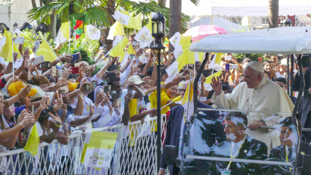 ပုပ္ရဟန္းမင္းႀကီး လူငယ္မစၦားတရားေတာ္ျမတ္ ပူေဇာ္ပြဲ က်င္းပ (ဓာတ္ပုံ)