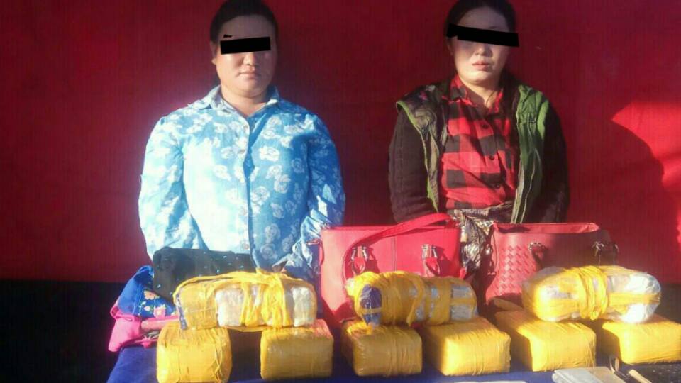 ခရီးသည္အမ်ိဳးသမီး ၂ ဦးထံမွ စိတ္ႂကြေဆးျပား ၉ ေသာင္း ဖမ္းမိ