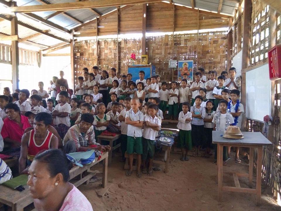 တိုက္ႀကီးၿမိဳ႕နယ္ တံမံေက်းရြာမူလတန္းေက်ာင္း၌ ဆရာမရွိသျဖင့္ စာသင္ၾကားရန္အခက္ၾကံဳ