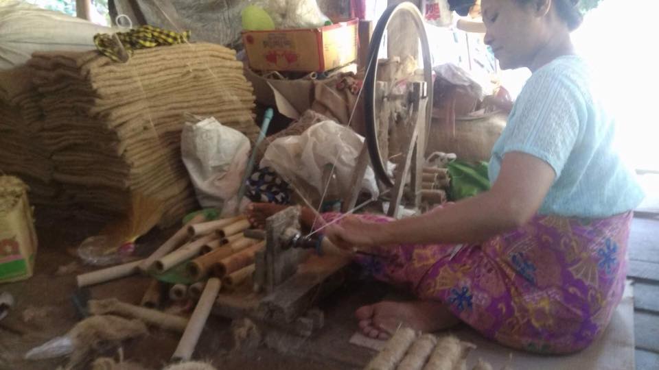 ကုန္ၾကမ္းရွားပါးၿပီး အသံုးျပဳသူနည္းပါးလာသျဖင့္ ဂုန္နီအိတ္လုပ္ငန္းမ်ားရပ္နားထားရ