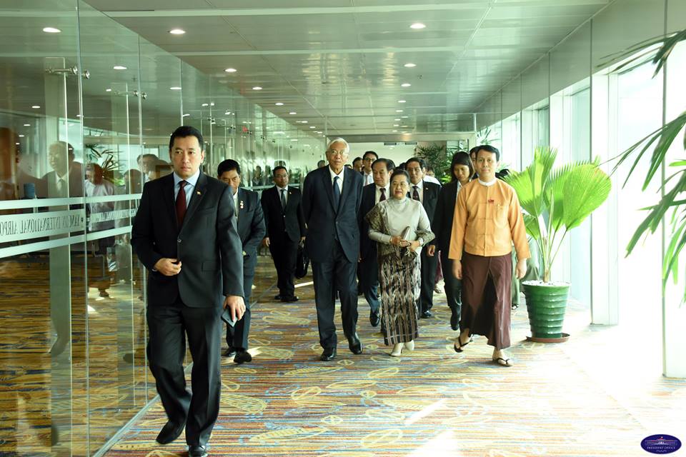 သမၼတ ဦးထင္ေက်ာ္ ဂ်ပန္ခရီးစဥ္ အဆံုးသတ္၊ ရန္ကုန္ၿမိဳ႕သို႔ ျပန္ေရာက္ (ဓာတ္ပံု)
