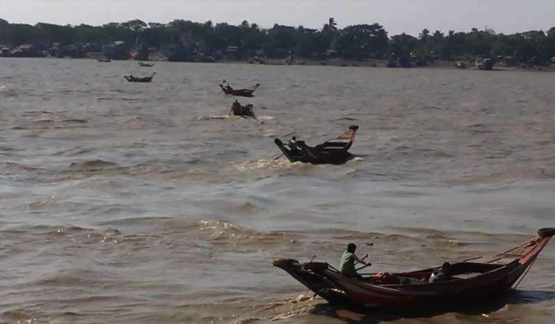 ရန္ကုန္- ဒလ ကူးတို႔စက္ေလွေမွာက္၊ ၃ ဦးေပ်ာက္ဆံုးေန