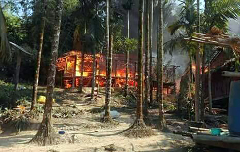 ေရႊကူစုေက်းရြာတြင္ ေနအိမ္ ႏွစ္လံုး မီးေလာင္ဆံုး႐ံႈး