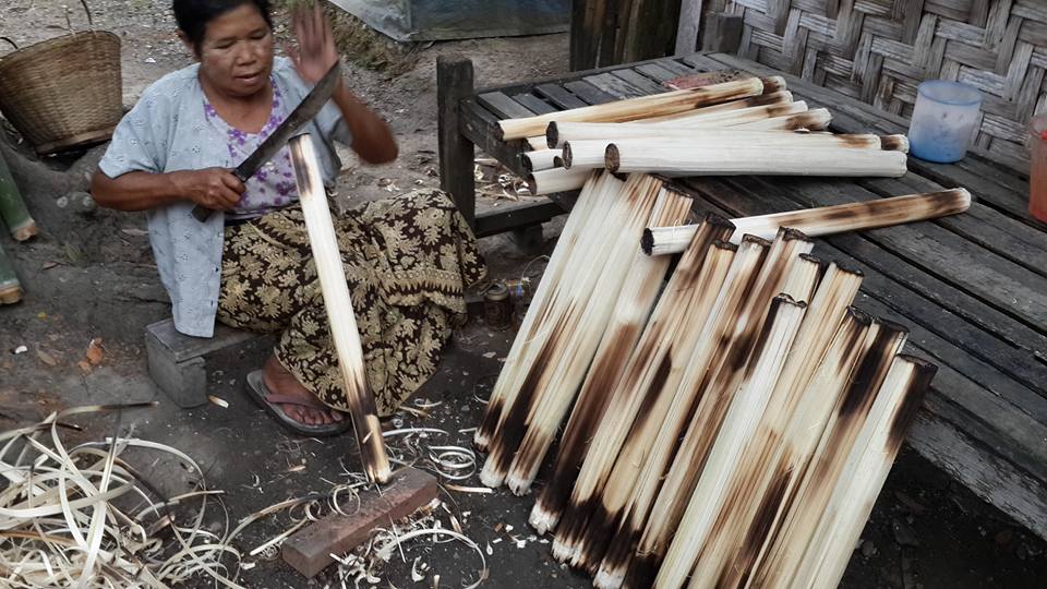 မိုးညႇင္းတြင္ ႐ိုးရာအစားအစာ ေကာက္ညႇင္းက်ည္ေတာက္အား စီးပြားျဖစ္ လုပ္ကိုင္လာၾက