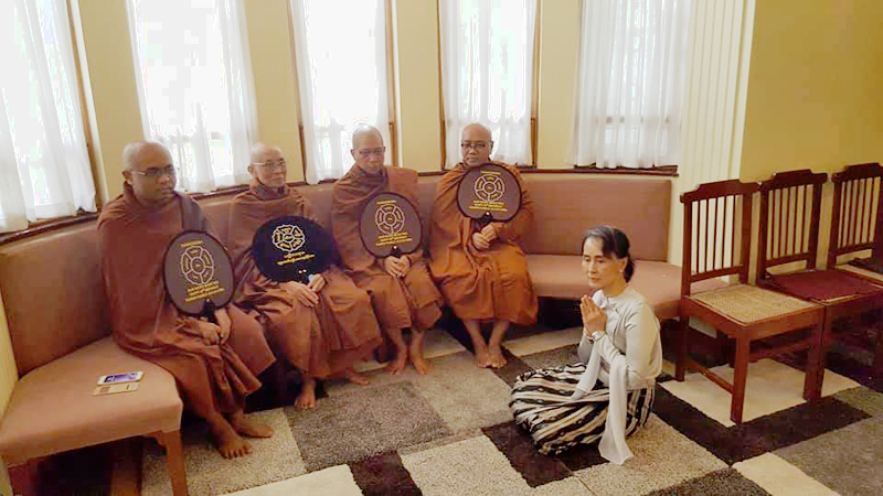 ေဒၚခင္ၾကည္ ကြယ္လြန္ျခင္း ၂၉ ႏွစ္ျပည့္ ဆြမ္းကပ္လႉဒါန္းပြဲ (ဓာတ္ပံု)