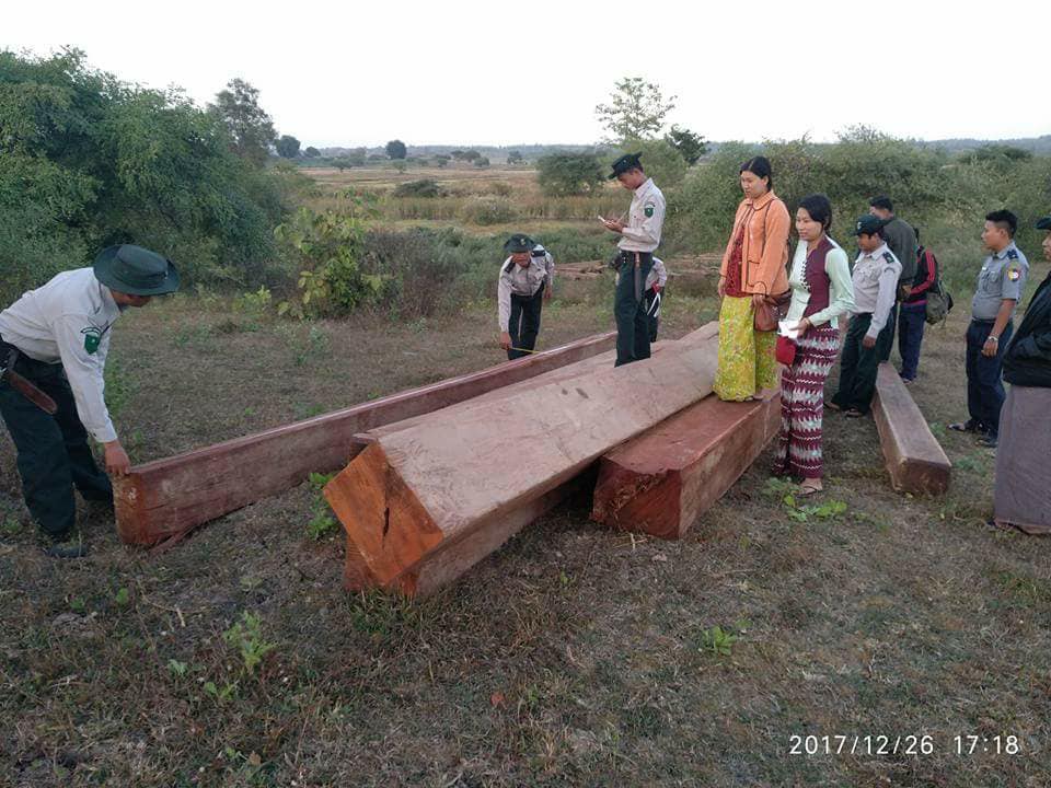 ဥသၽွစ္ပင္ၿမိဳ႕တြင္ တရားမဝင္သစ္စက္ႏွင့္သစ္မ်ားကို အမ်ဳိးသမီးလႊတ္ေတာ္အမတ္မ်ားကိုယ္တိုင္ ကြင္းဆင္းဖမ္းဆီး