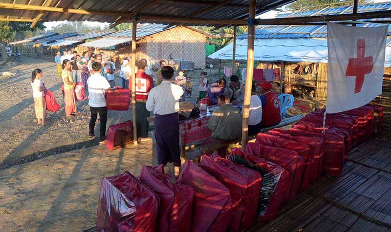 မိုးညႇင္းၿမိဳ႕နယ္အတြင္းရွိ စစ္ေဘးေရွာင္ စခန္းမ်ားကို ေထာက္ပံ့ပစၥည္းမ်ား ေပးအပ္