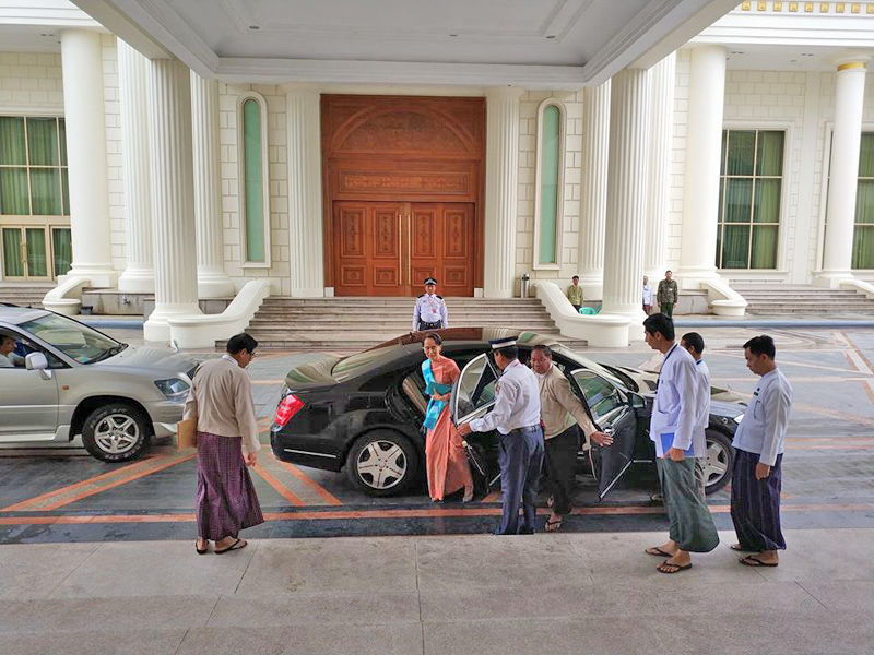 သမၼတအိမ္ေတာ္၌ က်င္းပသည့္ အစည္းအေဝး ေဒၚေအာင္ဆန္းစုၾကည္ တက္ေရာက္ (ဓာတ္ပံု)