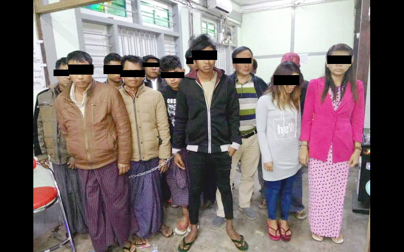 ျမစ္ႀကီးနားတြင္ ေလာင္းကစားဒိုင္ဖြင့္သူ တ႐ုတ္ႏိုင္ငံသား ၁ ဦး အပါအဝင္ ၁၃ ဦးကို ဖမ္းဆီး