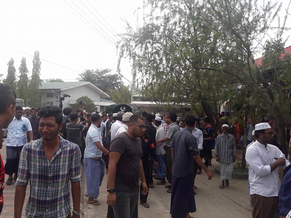 ဝိုင္းဝန္းထိုးႀကိတ္သတ္ျဖတ္ခံရသည့္ ေအာင္ရဲေထြး၏ စ်ာပနက်င္းပ (႐ုပ္သံ)