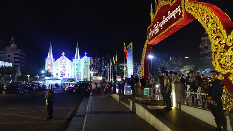 ရန္ကုန္ၿမိဳ႕ မဟာဗႏၶဳလပန္းၿခံ၌ က်င္းပသည့္ ႏွစ္ (၇၀) ျပည့္ လြတ္လပ္ေရးေန႔ အခမ္းအနား (ဓာတ္ပံု)