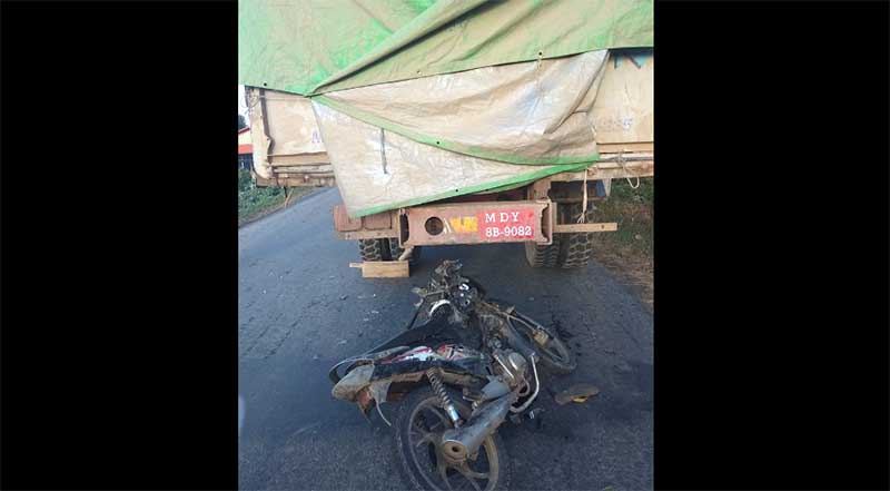 အင္းေတာ္တြင္ ရပ္ထားသည့္ ကားကို ဆိုင္ကယ္ ဝင္တိုက္၊ ၁ဦး ေသ