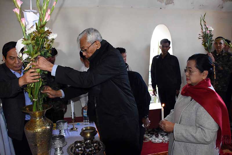ေကာင္းမႈလုံေစတီေတာ္ကုိ သမၼတဦးထင္ေက်ာ္ႏွင့္ဇနီး သြားေရာက္ဖူးေျမာ္