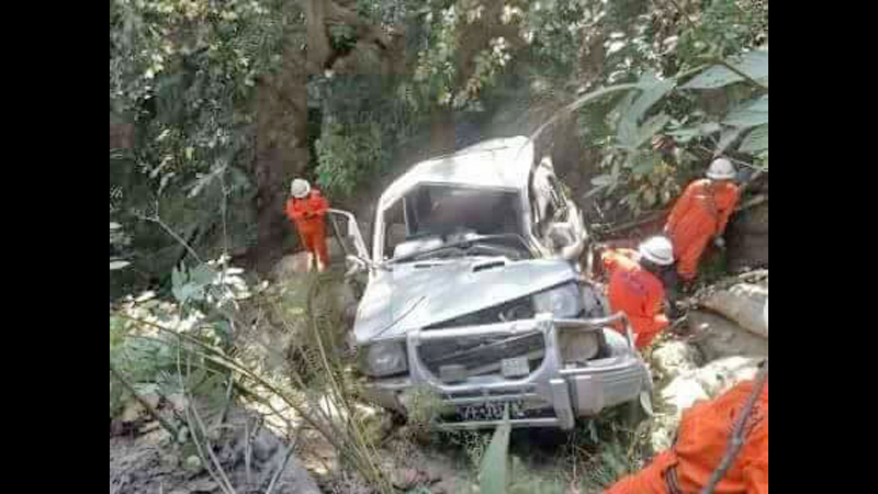 ကေလးဝ-မင္းကင္းလမ္းတြင္ ပါဂ်ဲ႐ိုးကား ၁ စီး လမ္းေဘး ေခ်ာက္ထဲ ထိုးက်
