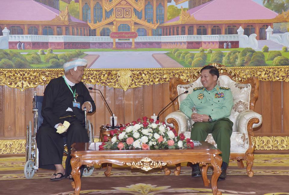 ပအုိး၀္ျပည္သူ႔စစ္ေခါင္းေဆာင္ ဦးေအာင္ခမ္းထီႏွင့္ ကာကြယ္ေရးဦးစီးခ်ဳပ္ေတြ႔ဆံု