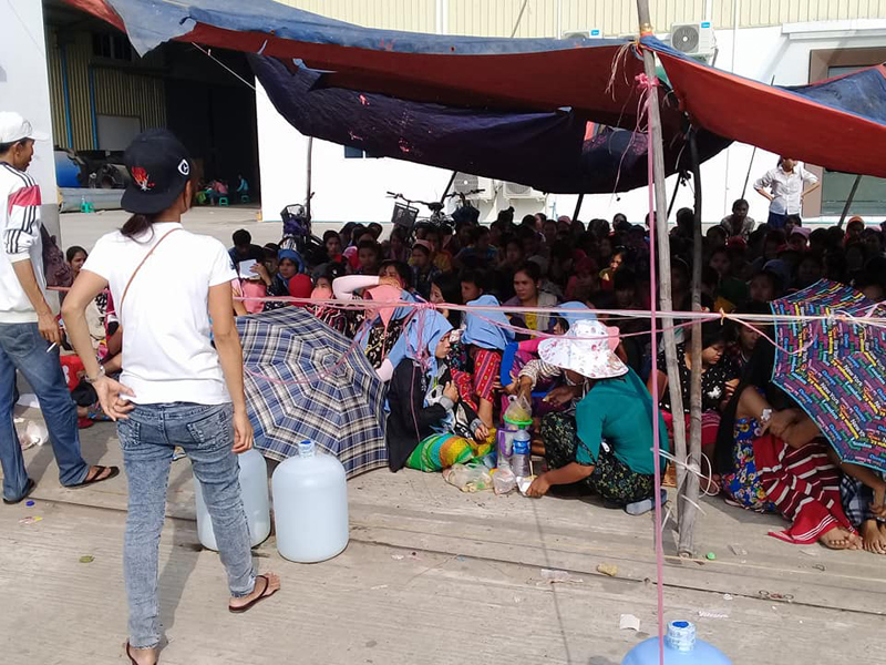 ဒဂံုဆိပ္ကမ္းၿမိဳ႕နယ္ စက္မႈဇုန္ရွိ KGG အထည္ခ်ဳပ္စက္႐ံု အလုပ္သမားမ်ား ဆႏၵျပ