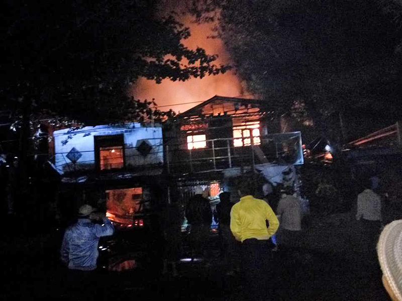 ေရႊက်င္ၿမိဳ႕ စားေသာက္ဆိုင္ မီးေလာင္၊ အမ်ဳိးသမီး ၁ ဦး ေသဆံုး