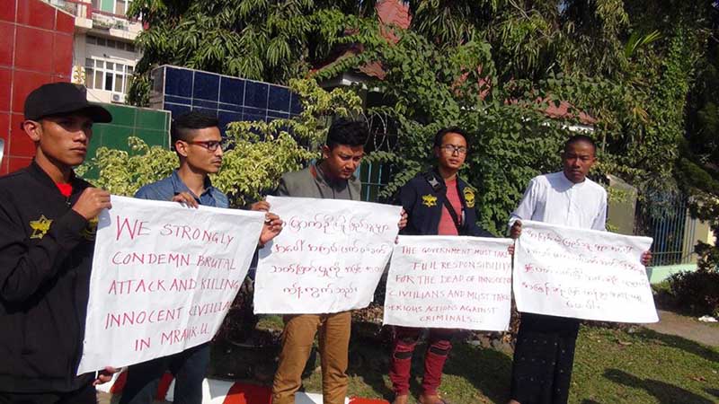 ေျမာက္ဦးပဋိပကၡ ျပည္နယ္အစိုးရ႐ံုးေရွ႕ ဆႏၵျပခဲ့သည့္ လူငယ္ ၅ ဦးကိုအမႈဖြင့္