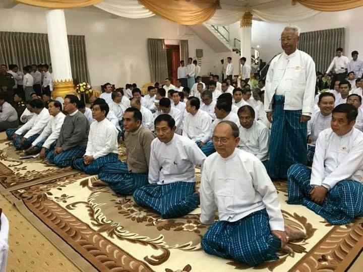 သမၼတေဟာင္း ဦးသိန္းစိန္ ေရႊက်င္သံဃာ့အစည္းအေဝးတက္