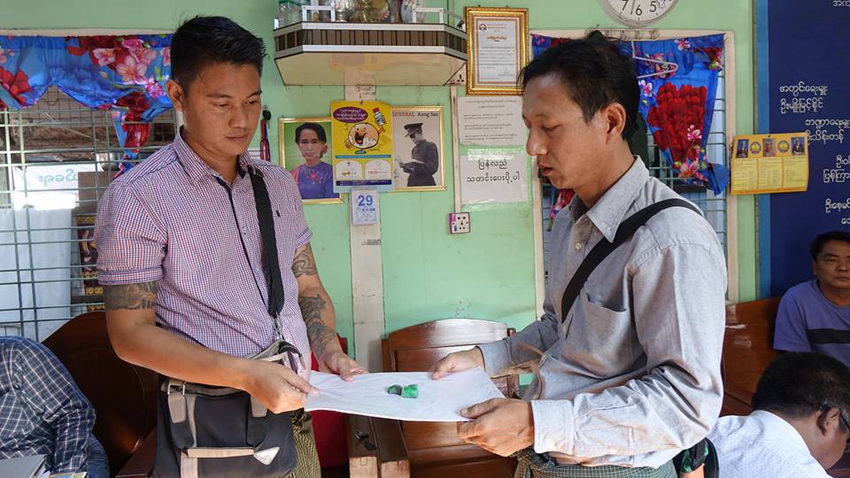 မဟာေအာင္ေျမေက်ာက္မ်က္ရတနာစခန္း၌ ေပ်ာက္ဆံုးသြားသည့္ေက်ာက္စိမ္း ပုိင္ရွင္ထံျပန္ေပး