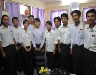 ဒီမုိကေရစီလႈပ္႐ွားသည့္ ေက်ာင္းသားမ်ား ပညာေရးပိတ္ပင္ခံေနရသည့္ကိစၥ ေဒၚေအာင္ဆန္းစုၾကည္ စိုးရိမ္