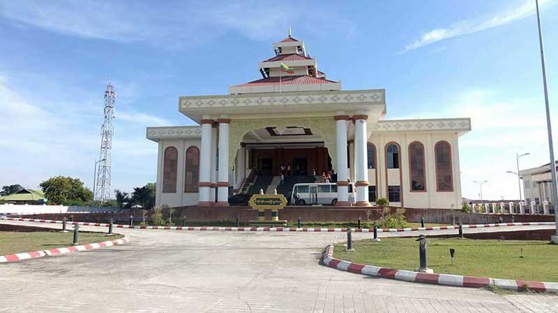စစ္ကိုင္းတိုင္းေဒသႀကီး လႊတ္ေတာ္လုံၿခံဳေရး ရဲတပ္သားတဦး ဓားထုိးခံရ