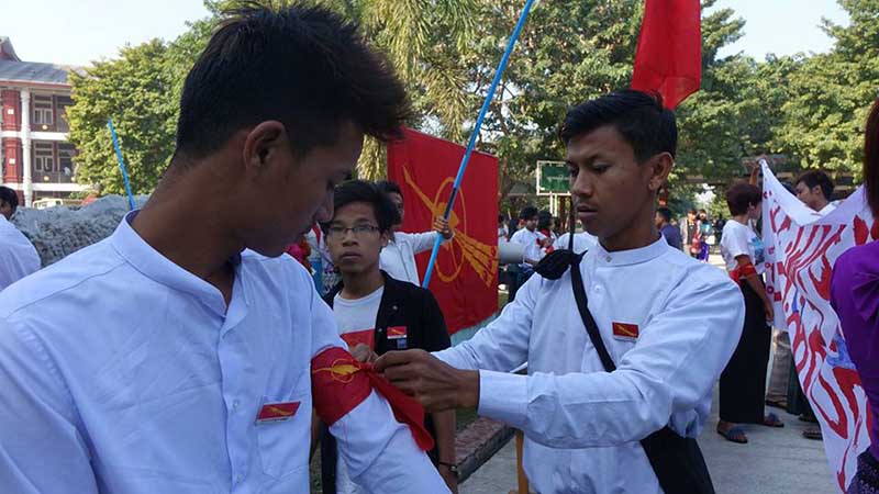 ခံ၀န္ထုိးစရာမလုိဘဲ ေက်ာင္းသား/သူ ၅၆ ဦး ေက်ာင္းျပန္တက္ခြင့္ရ