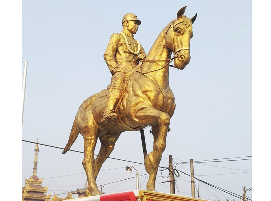 တိုက္ႀကီးၿမိဳ႕တြင္ ဗိုလ္ခ်ဳပ္ေအာင္ဆန္း အထိမ္းအမွတ္ ျမင္းစီးေၾကး႐ုပ္ ဖြင့္လွစ္ (ဓာတ္ပုံ)