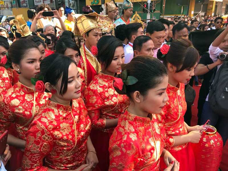 တ႐ုတ္ႏွစ္သစ္ကူးပြဲေတာ္ ရန္ကုန္တိုင္းဝန္ႀကီးခ်ဳပ္ ဦးၿဖိဳးမင္းသိန္းဖြင့္လွစ္(ဓာတ္ပံု)