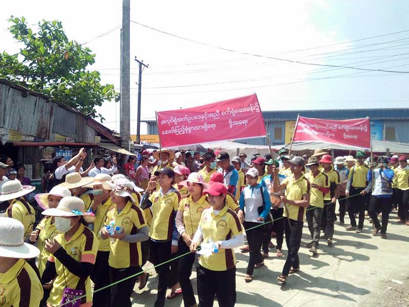 ပရီမီယာေကာ္ဖီ စက္႐ံု အလုပ္သမား ၇၀၀ ေက်ာ္ ဆႏၵျပ