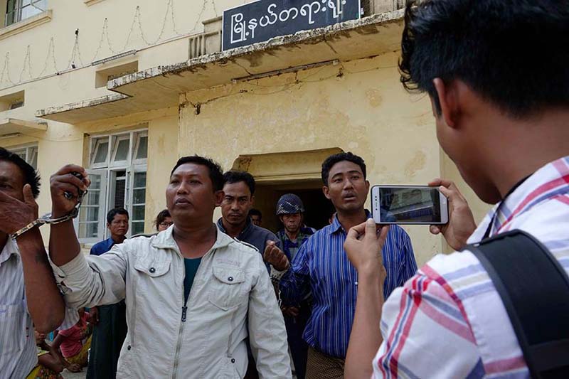 စစ္ေတြ မိုင္းေပါက္ကြဲမႈ သံသယရွိသူ ၄ ဦးကို တရား႐ုံးတြင္ ခ်ဳပ္ရမန္ယူ